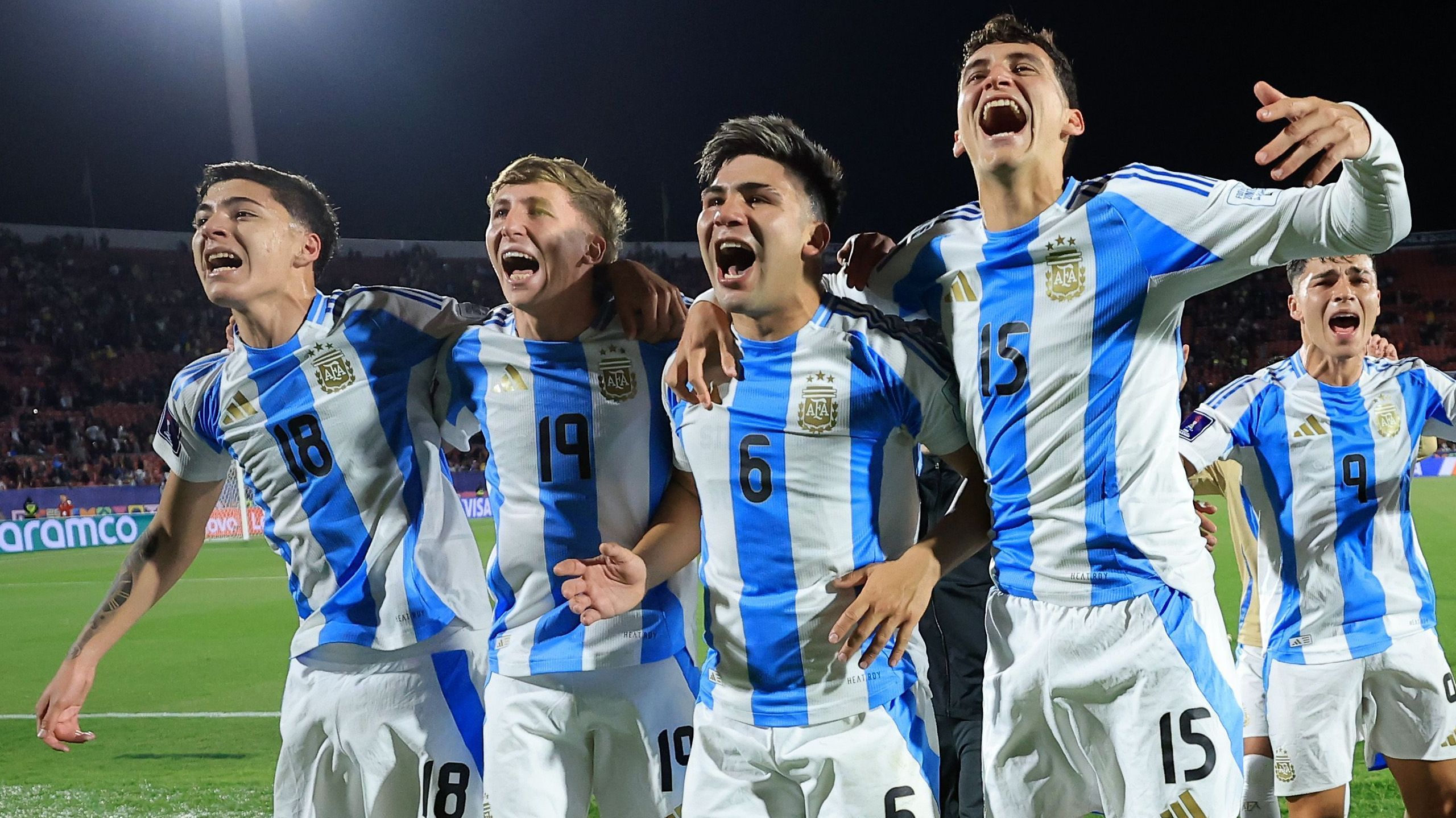 Jogadores da Argentina comemoram classificação à final do Mundial Sub-20