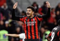 Jovem reforço marca nos acréscimos, e Milan empata com o Pisa pela Serie A