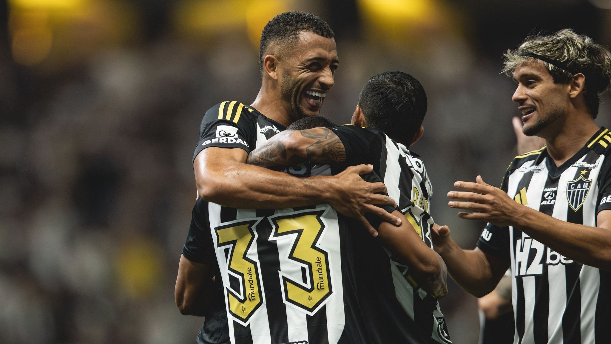 Jogadores do Atlético-MG celebrando o gol contra o Sport, pelo Brasileirão