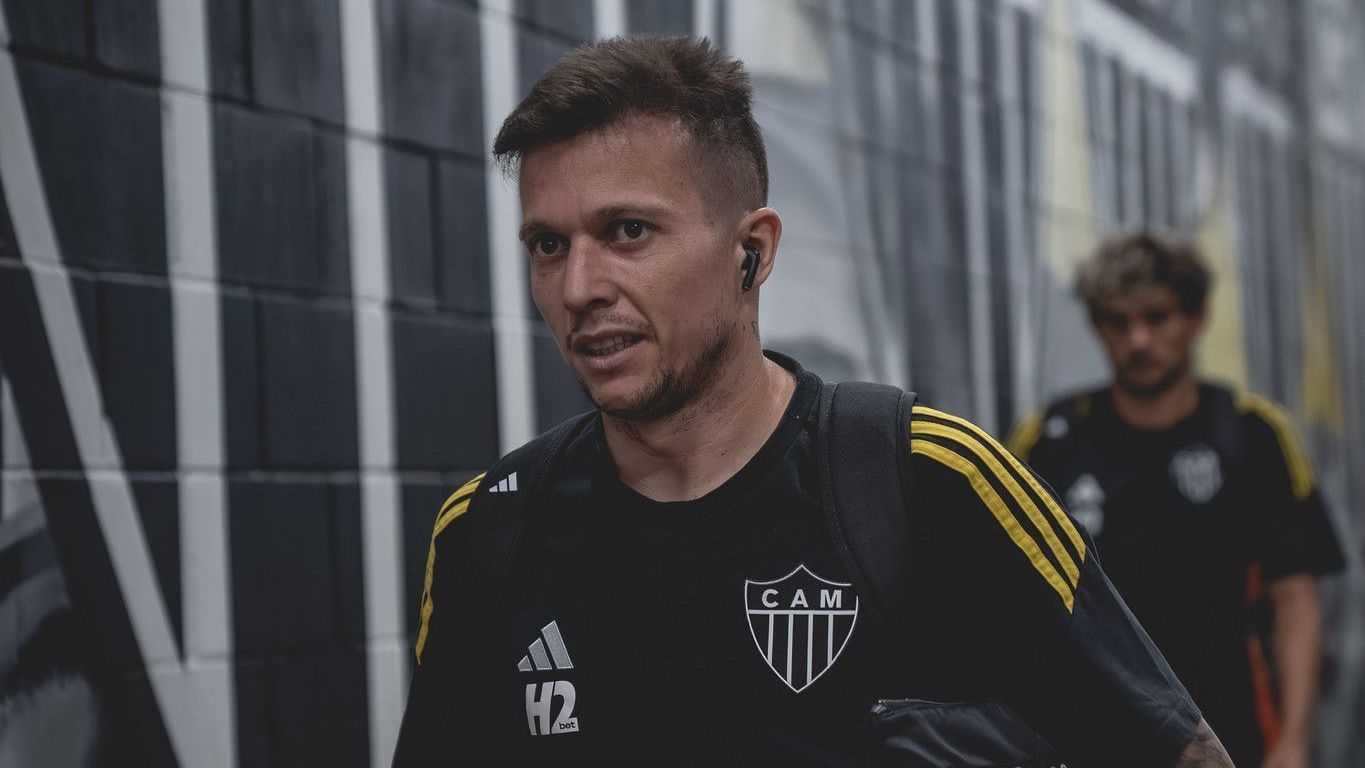 Chegada de Bernard, jogador do Atlético-MG