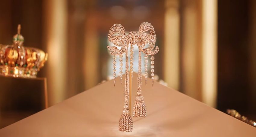 Broche corpete que pertenceu Eugênia, que foi roubada do Museu do Louvre • Youtube/Museu do Louvre