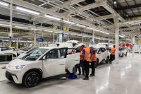 Só chineses na fábrica? BYD desmente boato e abre 3 mil vagas na Bahia