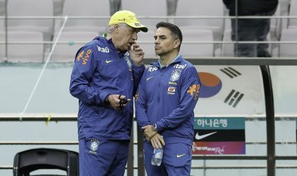 CBF quer apresentação de jogadores no Brasil antes da Copa, revela Caetano