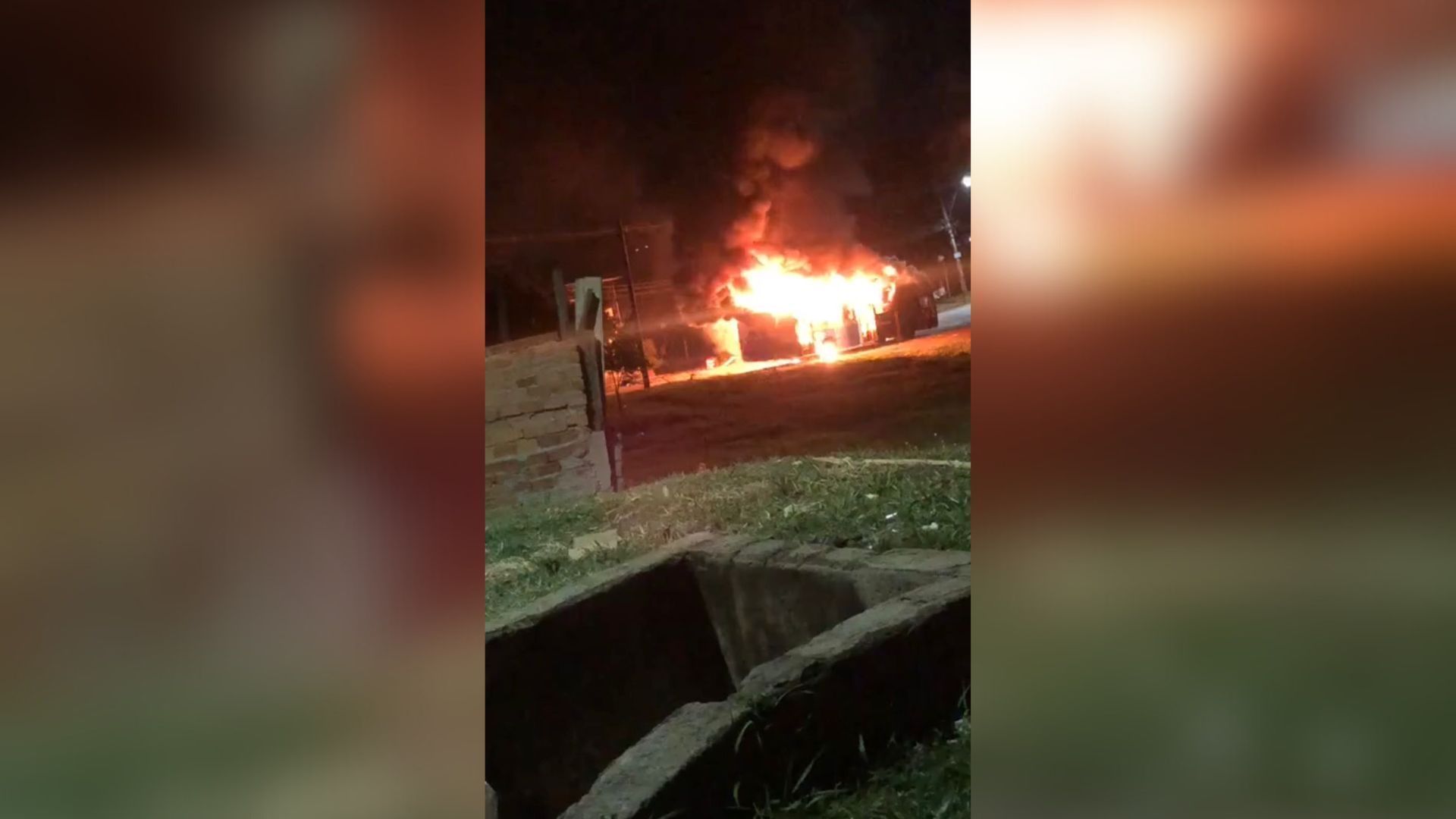 Fogo em ônibus após tiroteio em Piracicaba