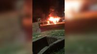 Dois homens morrem e um ônibus é incendiado após confronto com a PM