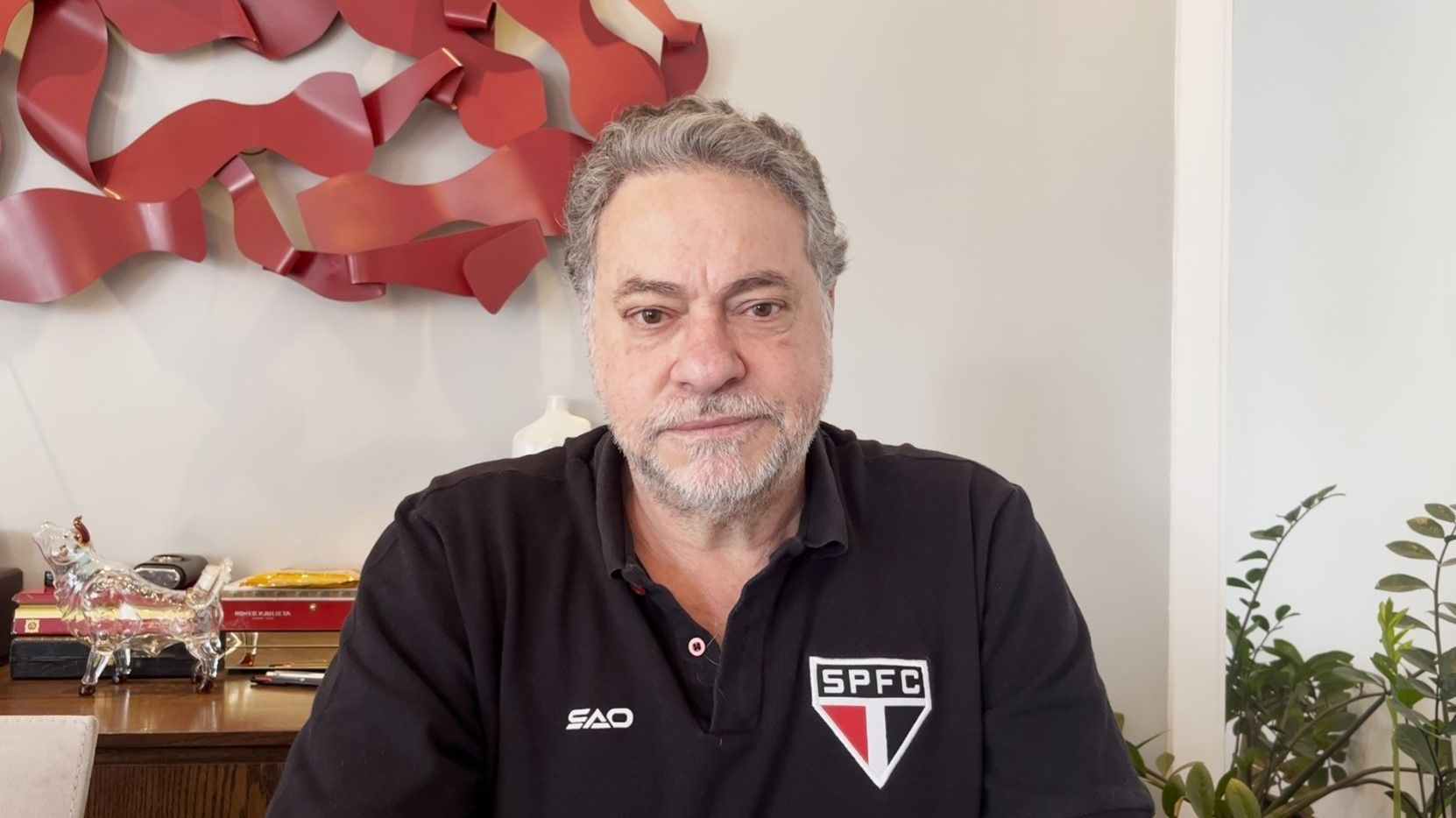 Presidente do São Paulo, Casares se posicionou em vídeo