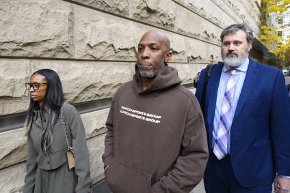 Chauncey Billups é visto deixando o tribunal de Portland após ser acusado em esquema de fraudes