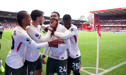 Chelsea vence o Nottingham Forest, que demite o técnico Ange Postecoglou