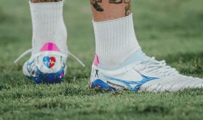 Chuteira de Gabigol é leiloada e quebra recordes; veja números