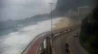 Frente fria traz chuva forte, ventania e mar agitado no RJ
