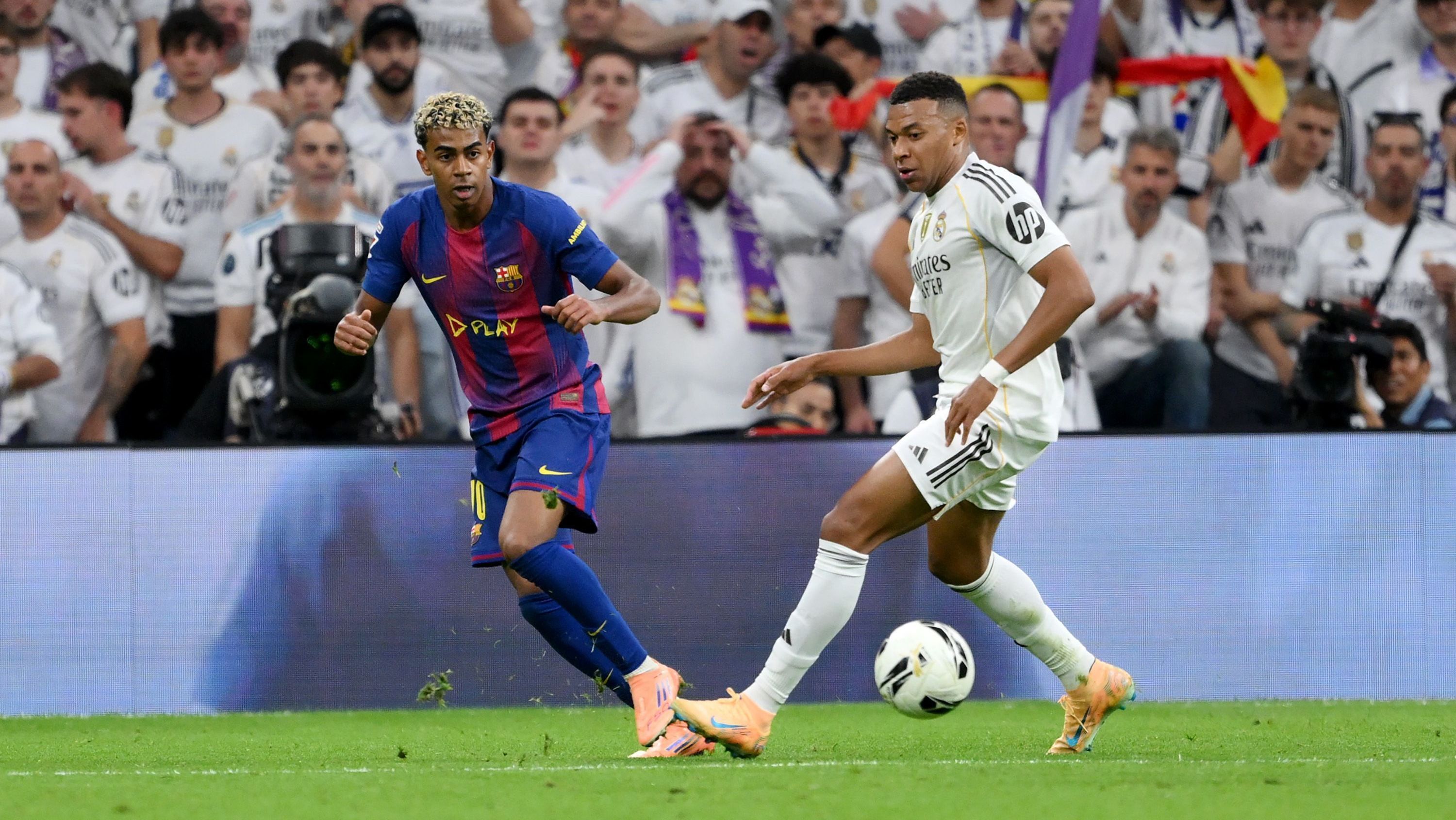 Yamal e Mbappé em lance de Real Madrid x Barcelona