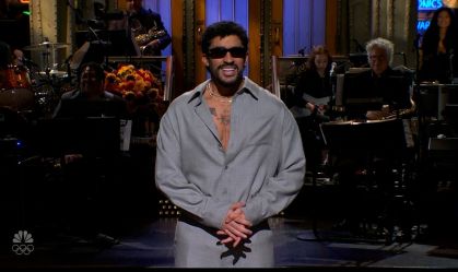 Bad Bunny fala em espanhol no "SNL" e manda recado aos críticos