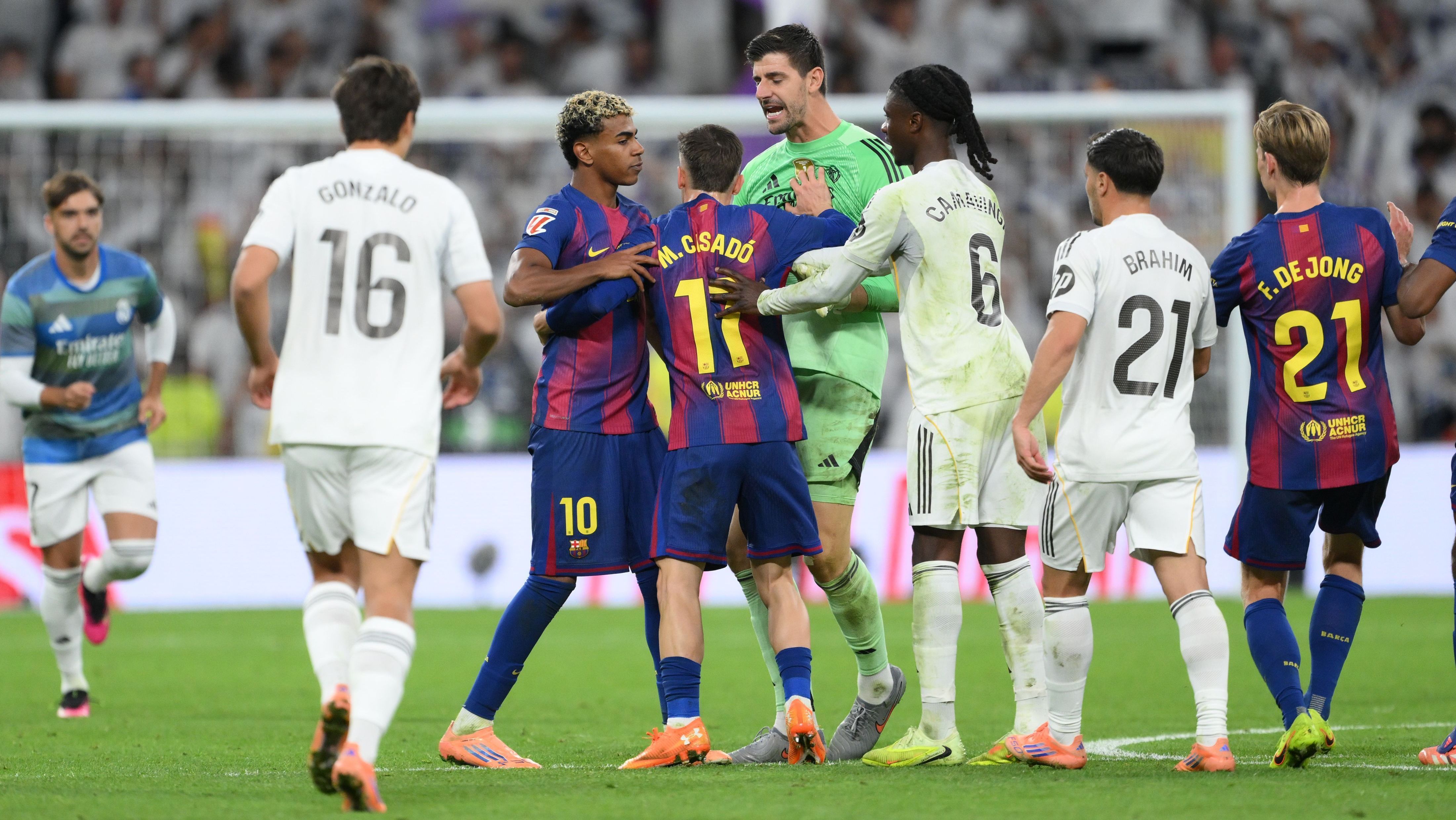 Courtois e Yamal se desentendem após a vitória do Real Madrid sobre o Barcelona em LaLiga