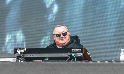 Morre Dave Ball, ícone da música eletrônica, aos 66 anos