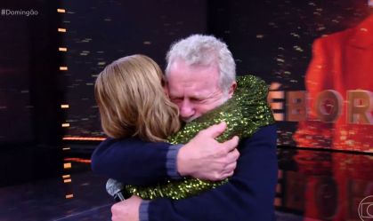 Debora Bloch se emociona com surpresa de Jonas Bloch no "Domingão com Huck"