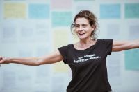 Com 61, Denise Fraga diz estar cada vez mais curiosa: "Quero aprender tudo"