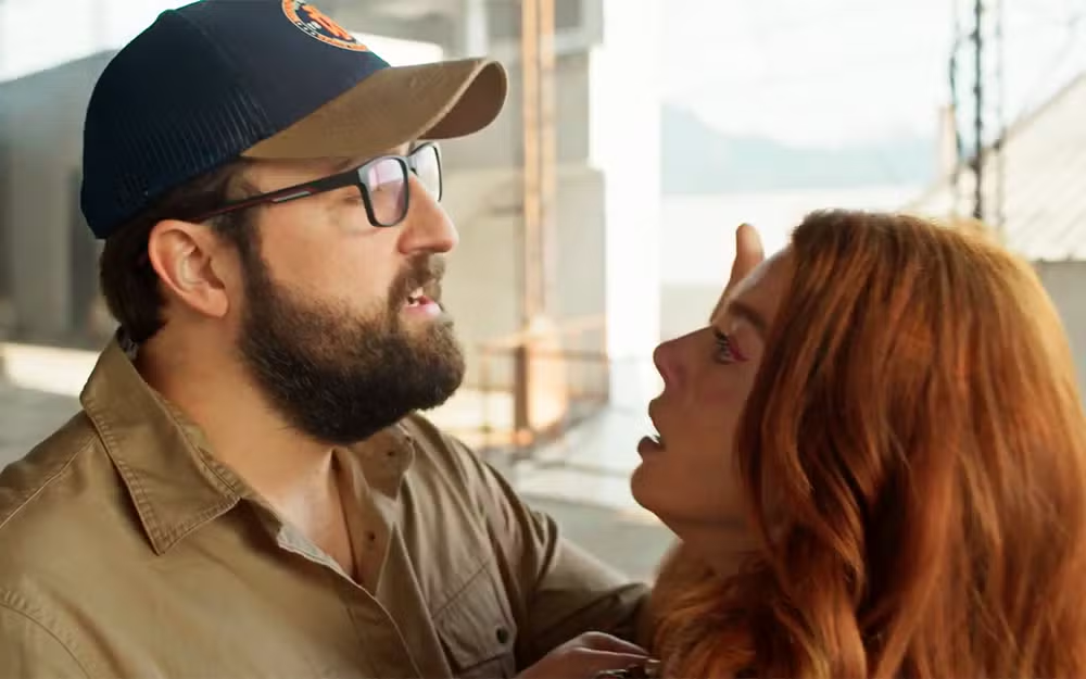 Kami fica cara a cara com seu abusador em "Dona de Mim" • Divulgação/Globo