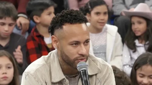 Neymar falou da expectativa de voltar à Seleção durante participação no Altas Horas