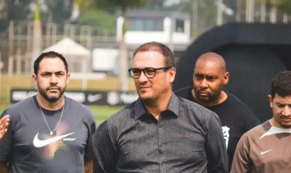 Alex Brasil, executivo da base do Corinthians, foi desligado hoje