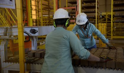 Com juros elevados, CNI diminui projeção para indústria em 2025 pela 2ª vez