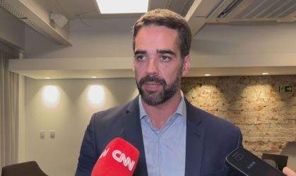Eduardo Leite sobre 2026: Sou o único que não abraçou Lula ou Bolsonaro