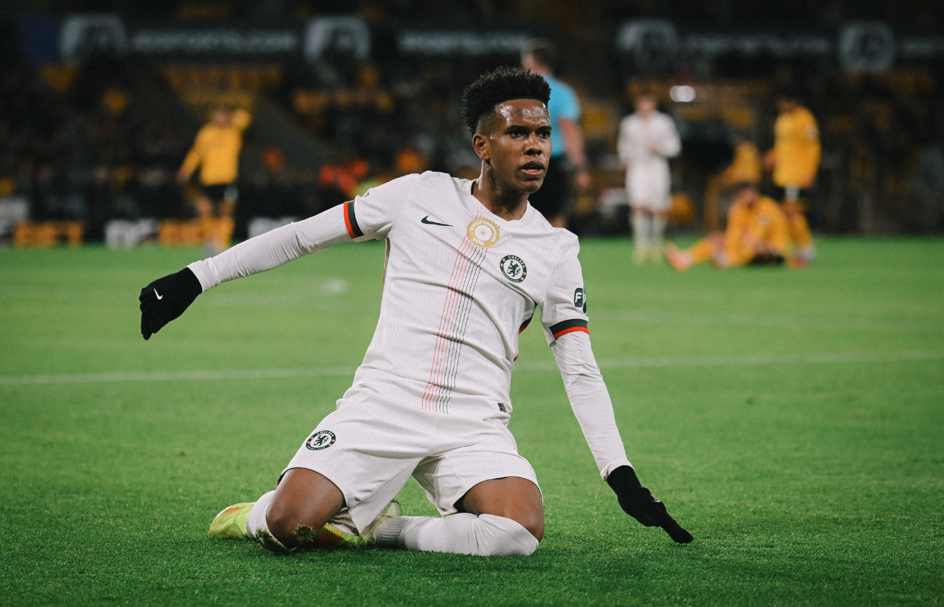 Estevão fez terceiro do Chelsea nas oitavas da Copa da Liga
