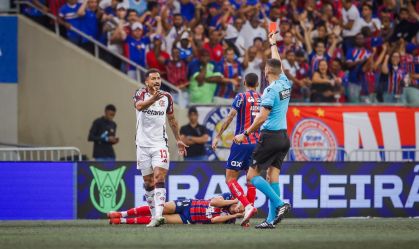 Danilo se desculpa com torcida do Flamengo e propõe debate sobre arbitragem