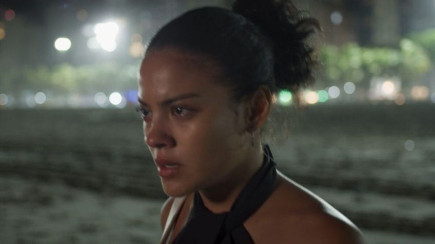 Maria de Fátima descarta arma após morte de Odete • Reprodução/Globoplay