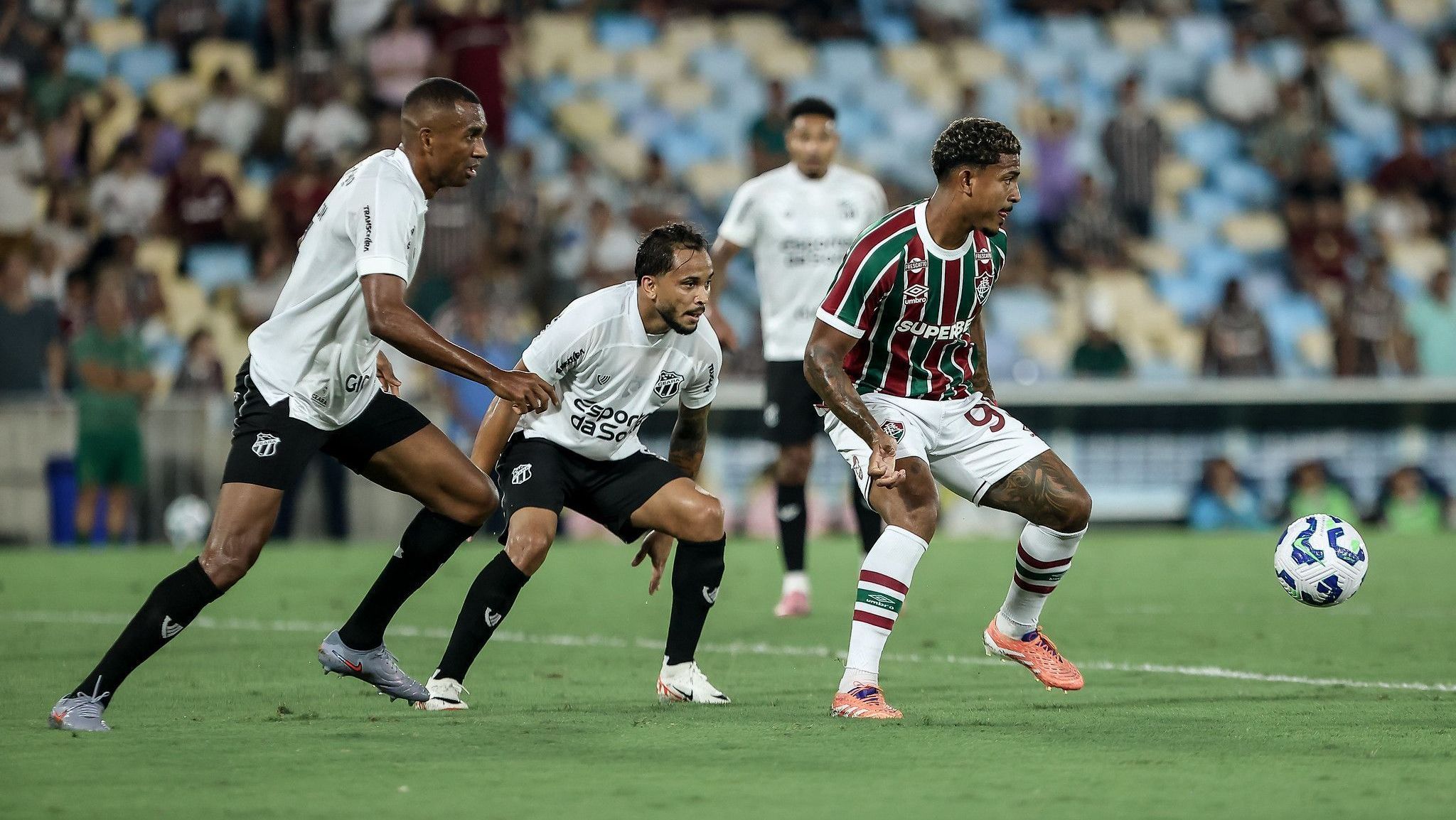 Jogo entre Fluminense e Ceará, no Maracanã, pelo Brasileirão