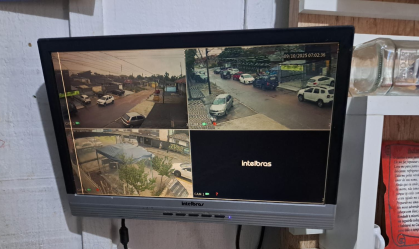 Operação cumpre mandados contra grupo que monitorava ações policiais no PR