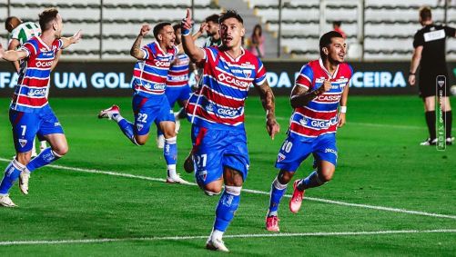 Bareiro comemora gol do Fortaleza contra o Juventude