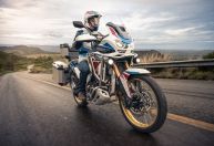 Honda convoca recall da Africa Twin por falha em interruptor do punho