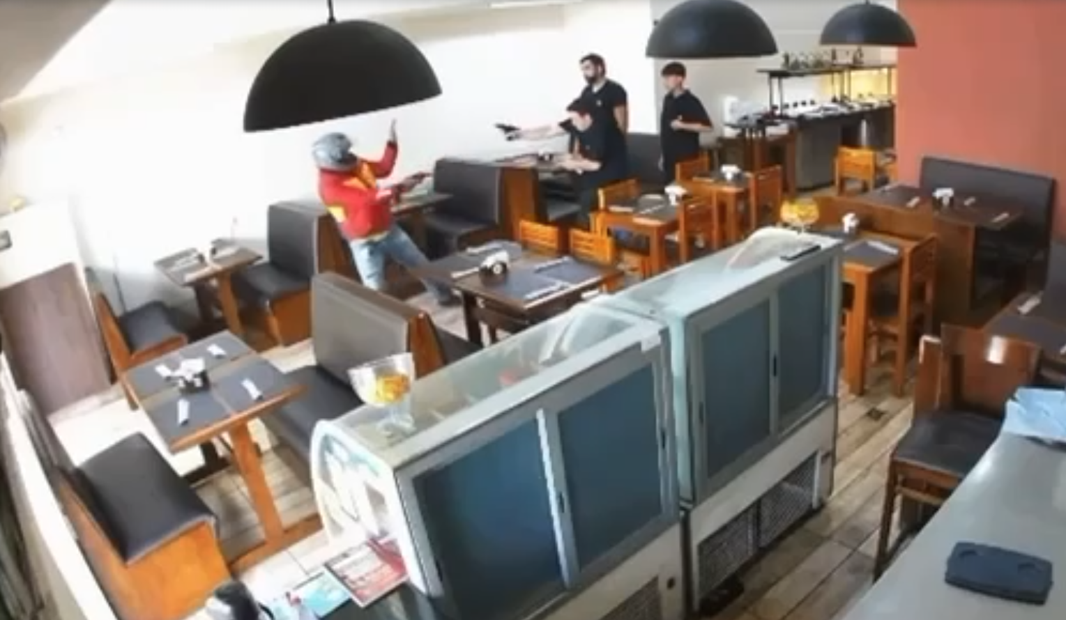 Imagem de destaque do post: Suspeito é baleado por policial durante tentativa de assalto em Osasco