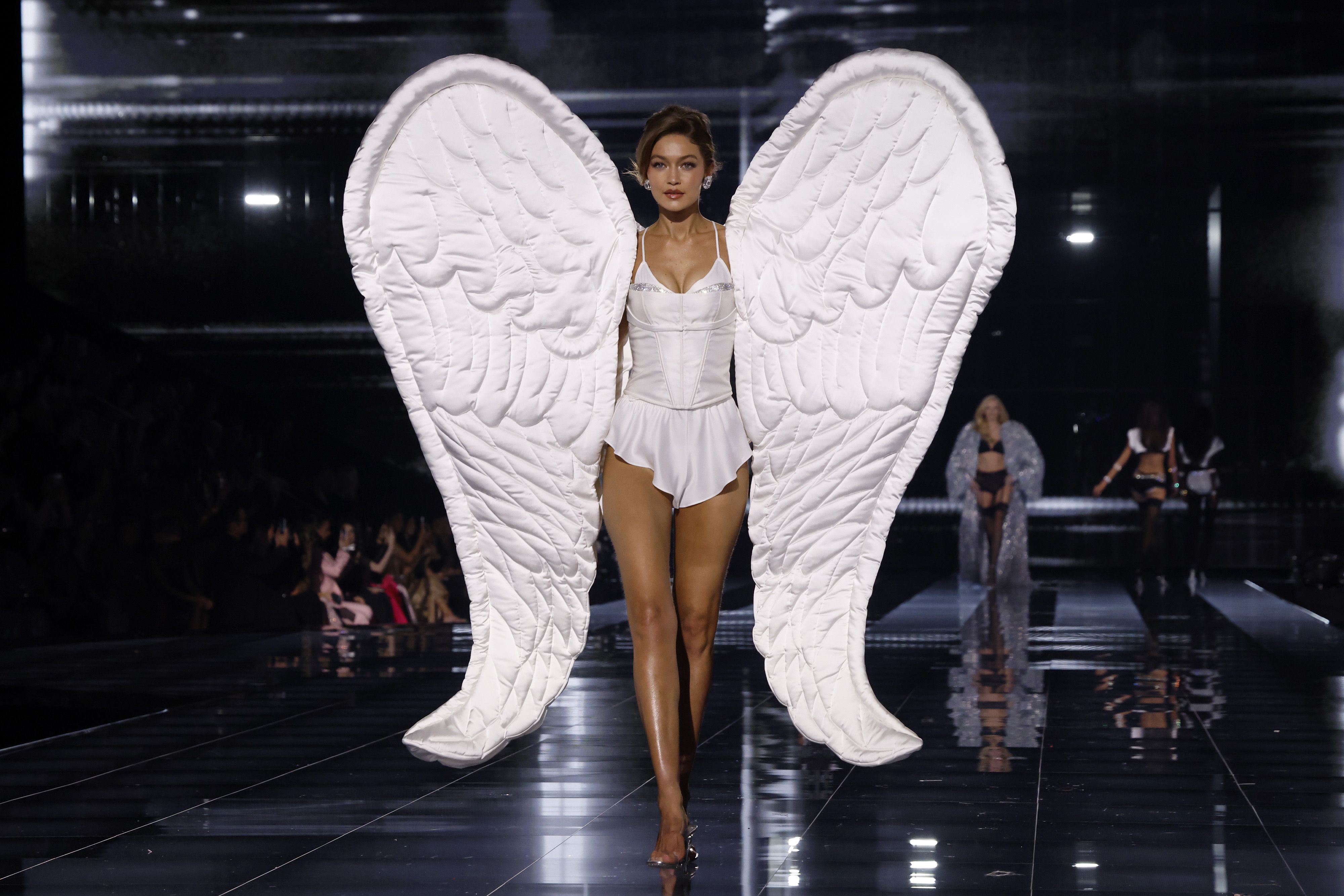 Gigi Hadid no Victoria's Secret Fashion Show 2025