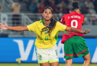 Fenômeno do futebol feminino brasileiro sofre grave lesão no Mundial Sub-17