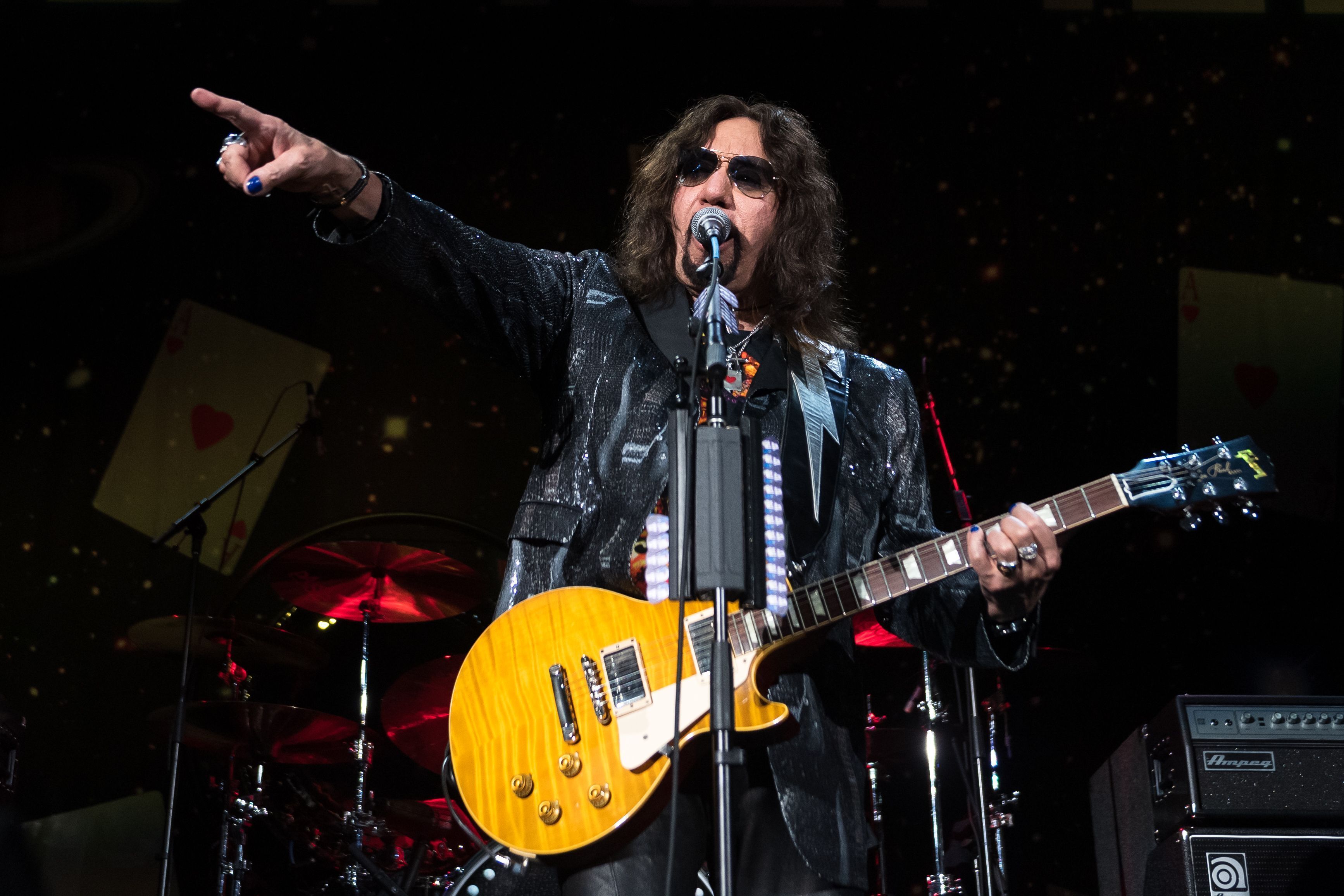 Quem foi Ace Frehley, guitarrista original do Kiss, que morreu aos