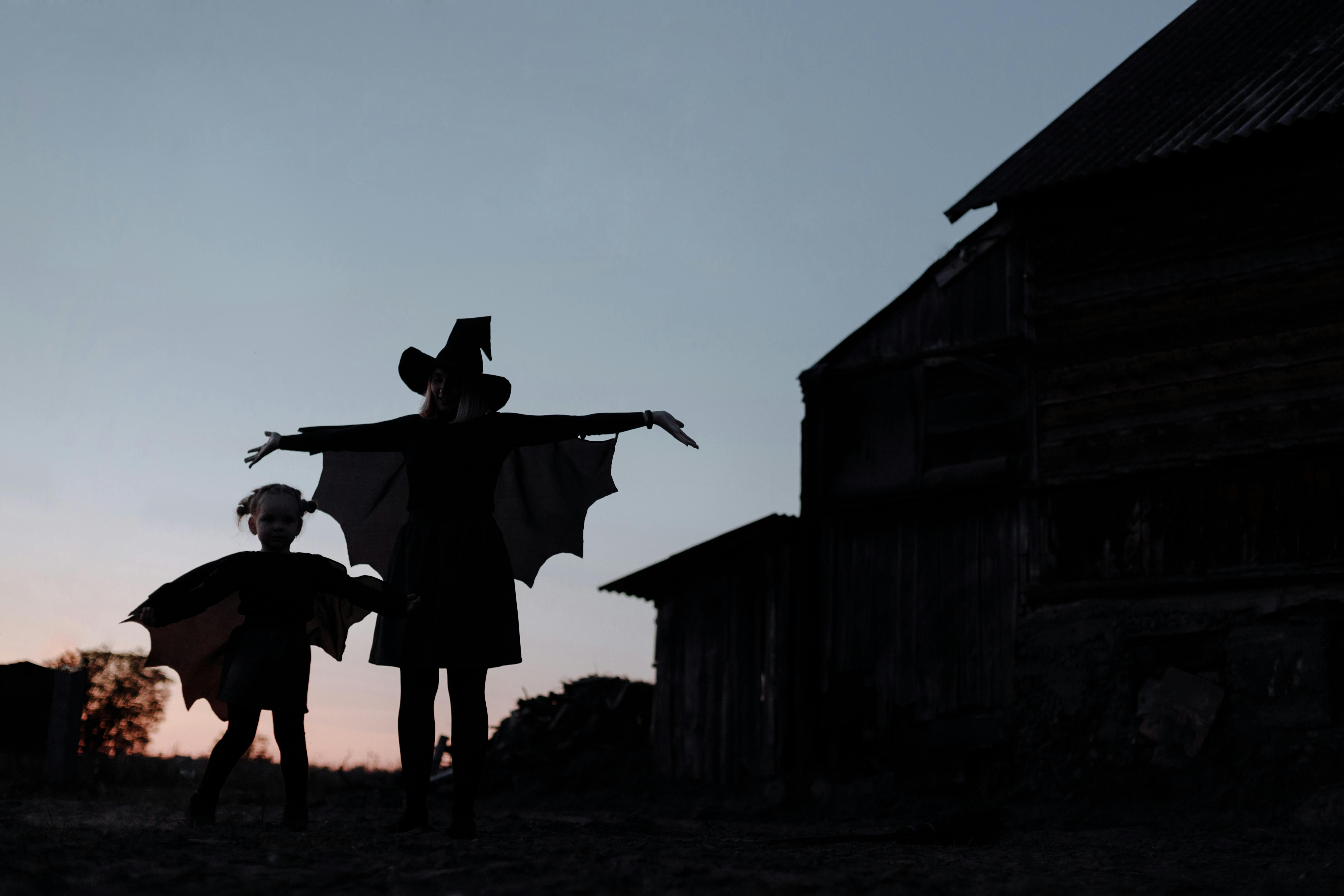 Entre rituais, ervas e autoconhecimento, as bruxas contemporâneas desafiam padrões e recuperam o poder de suas ancestrais • Pexels
