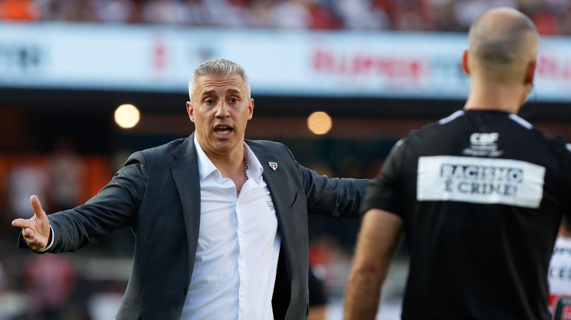 Hernán Crespo reclama com a arbitragem em São Paulo x Palmeiras