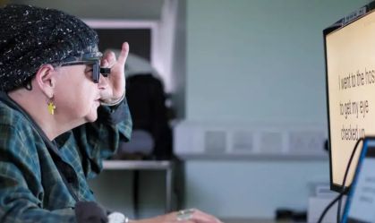 Tratamento revolucionário recupera visão de pacientes cegos na Inglaterra