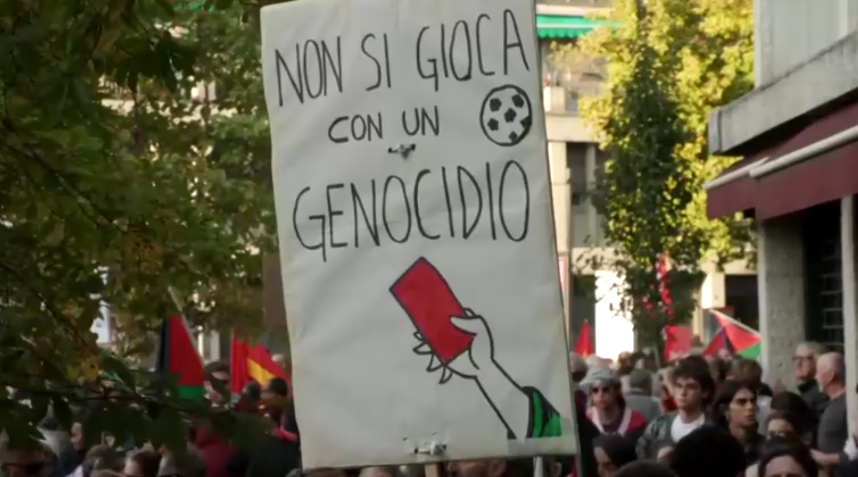 Manifestantes protestaram em favor da Palestina na cidade de Udine