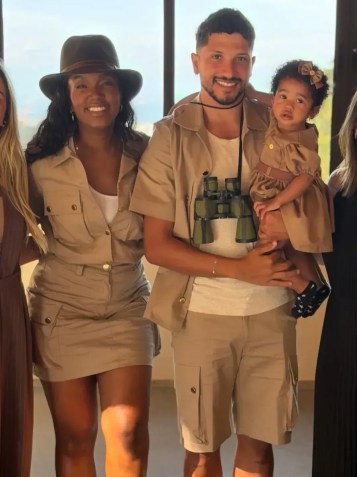 Após término, Iza e Yuri Lima posam juntos com filha • Reprodução / Instagram