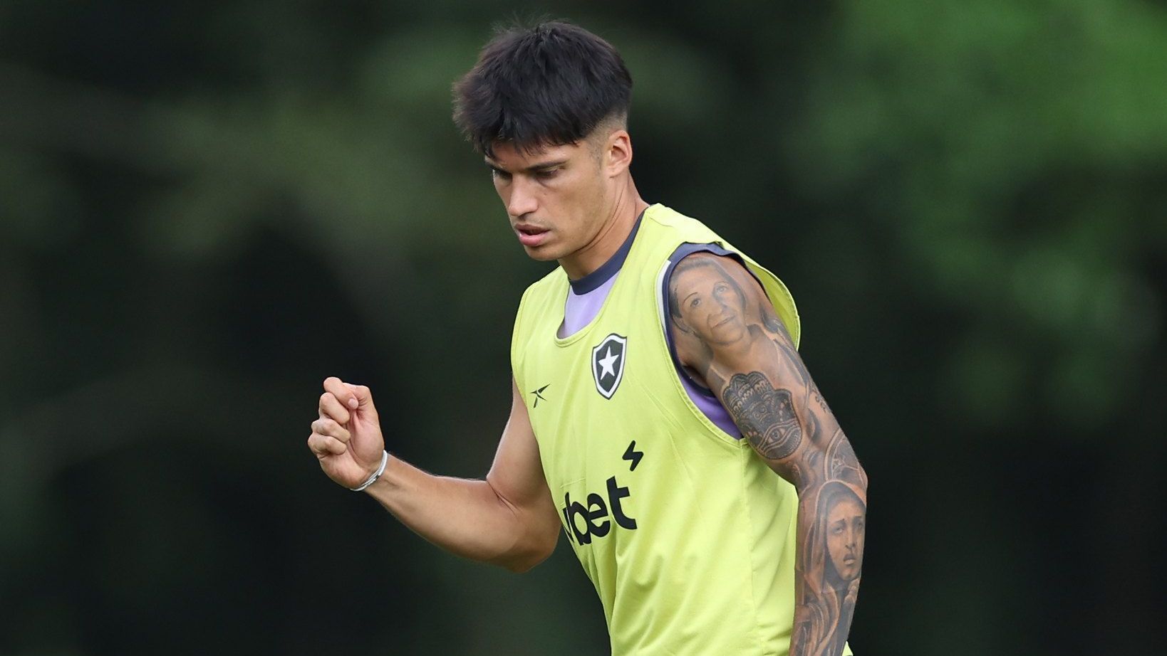 Joaquín Correa, jogador do Botafogo, em treinamento