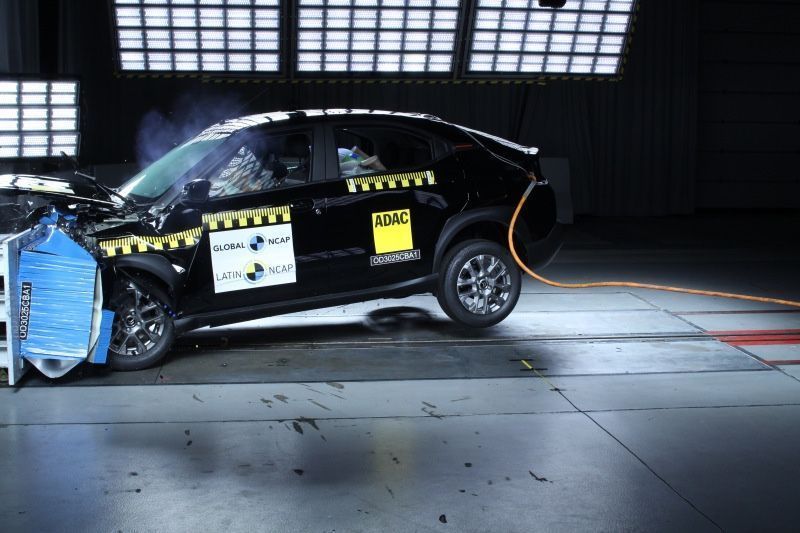 Citroën Basalt em teste de colisão do Latin NCAP
