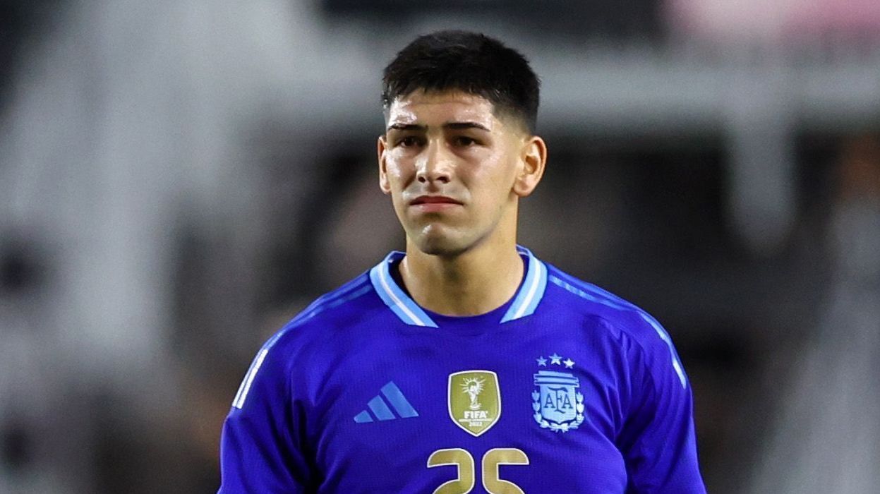Lautaro Rivero, zagueiro do River Plate, fez sua estreia pela Argentina contra Porto Rico