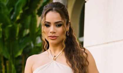 Horas antes de casamento, Lexa promete vestidos "românticos" e "ousados"