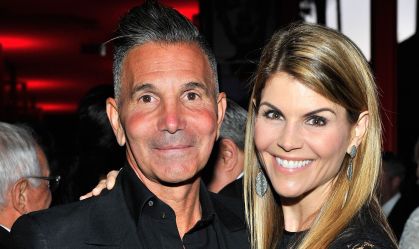 Atriz de "Três É Demais" anuncia separação após 28 anos de casamento