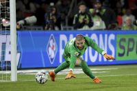 Luis Enrique defende goleiro do PSG em meio às críticas: "Personalidade"