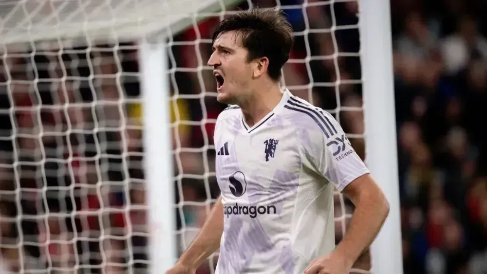Maguire comemora o gol da vitória do United sobre o Liverpool
