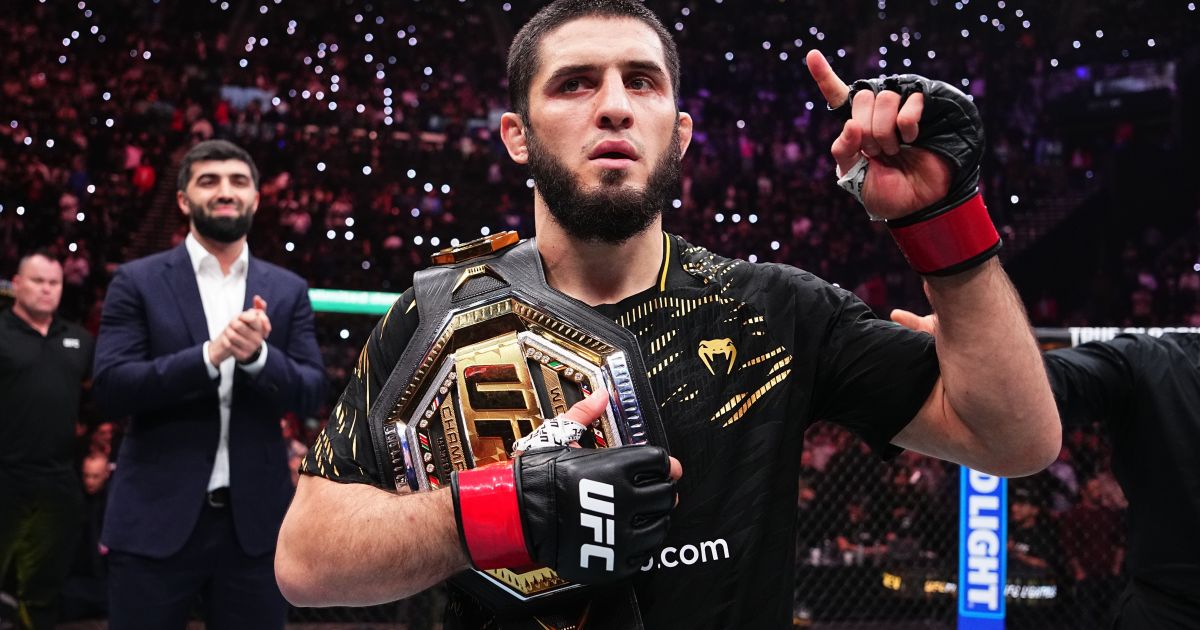 Islam Makhachev pode quebrar recorde de Anderson Silva no UFC 330
