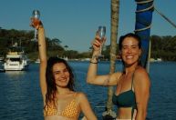 Ex-"Malhação", Marina Moschen é pedida em casamento por Emília Sauaia